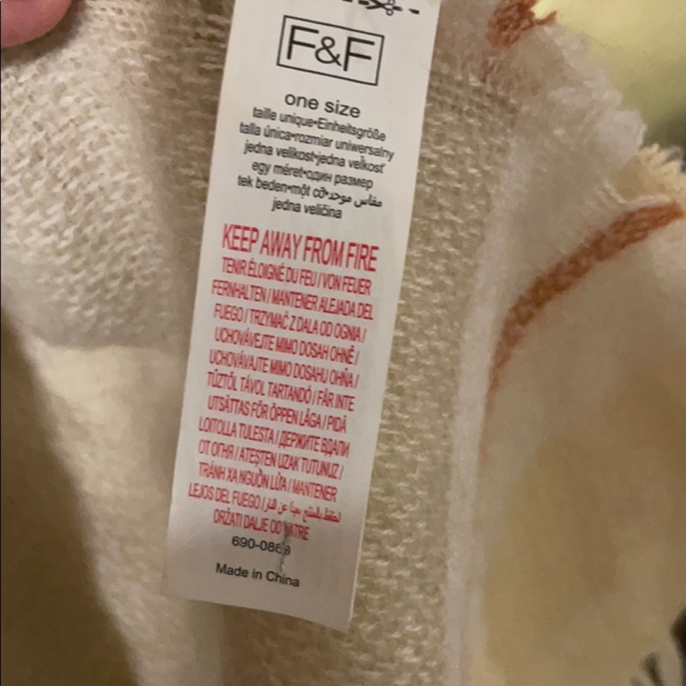 F&F Patterned Scarf - Picture 4 of 4